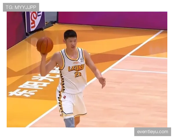 胡金秋球场上一本正经，私下却让朋友都说他像个土豪巨富？